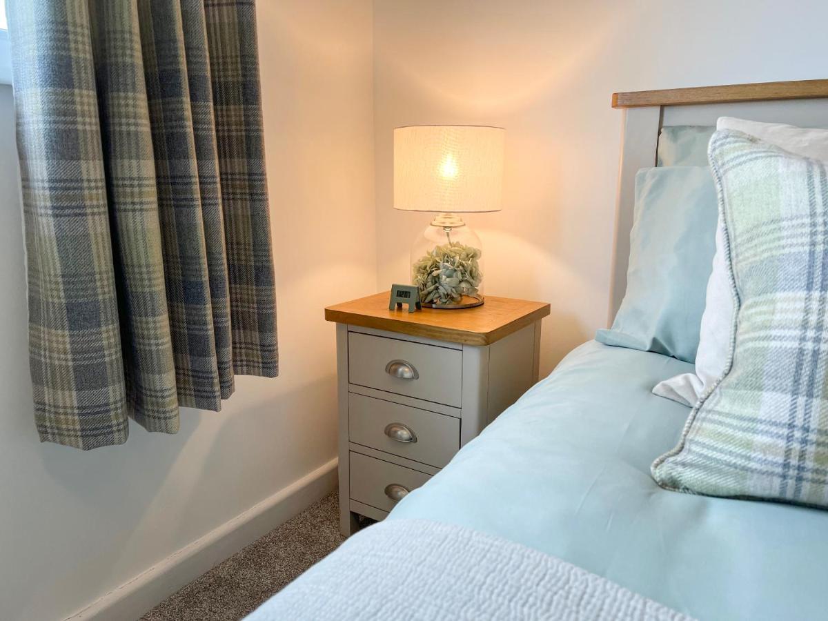 Ciaran Cottage Fearnan Екстер'єр фото